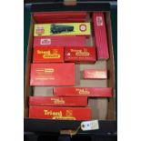 12x items of OO gauge railway by Hornby Dublo and Tri-ang Railways. Including a Hornby Dublo