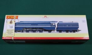 A Hornby OO LMS Streamlined Coronation Class 4-6-2 locomotive (R3623). Queen Elizabeth, in silver