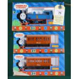 3x Hornby OO gauge Thomas the Tank Engine & Friends series items. Thomas with coaches Annie and