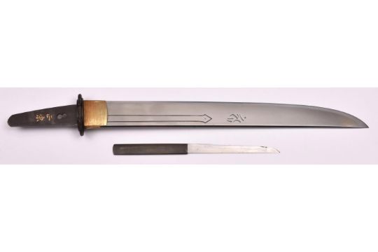 An O Tanto , with blade showing bonji and ken grooves, thin suguha hamon and tang with Kinisan - Image 8 of 11