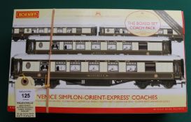 A Hornby '00' gauge Coach Pack 'Venice Simplon-Orient-Express' Coaches (R4254). 4 Pullman Cars Ione,
