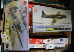 17 unmade kits by Airfix. 1:12, 1:32, 1:76 and 1:72 scales. Including a Short Stirling BI/III.