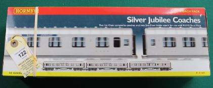 A Hornby '00' gauge Coach Pack 'Silver Jubilee' Coaches (R4168). Comprising 2x 1st Class Composite