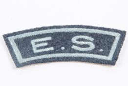 An extremely rare original WWII Eagle Squadron "ES" shoulder title, British made. £150-200