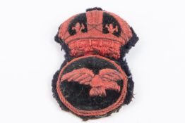 A good original WWI British RNAS Royal Naval Air Service ORs cap badge, light damage to edge. £120-