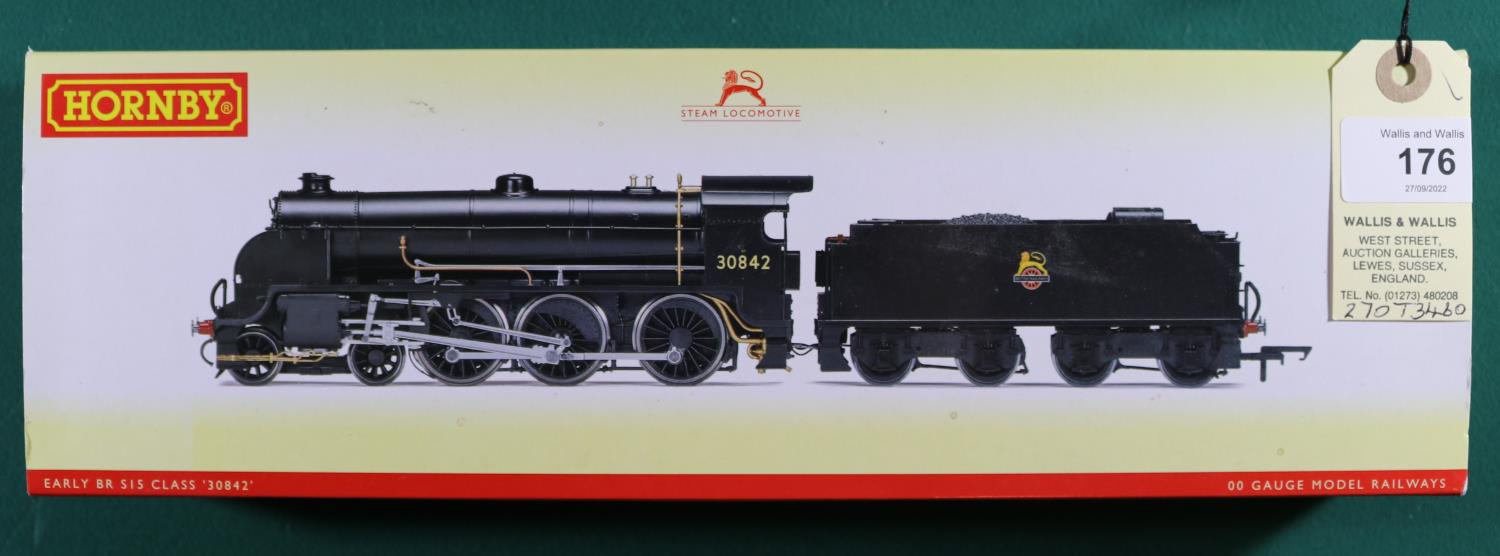 A Hornby 'OO' gauge Southern Railway class S15 4-6-0 Tender Locomotive, RN 847. In lined olive green