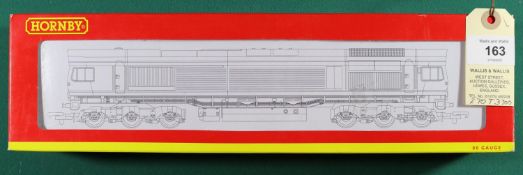 Hornby Railway Class 66 Co-Co diesel locomotive R.3042, RN66843 in Colas yellow and orange livery.