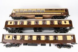 A Gauge One Pullman EMU 3-car set. Comprising a Brighton Belle driving car with powered front bogie,