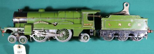 A Hornby Series O gauge No.3 clockwork LNER Flying Scotsman 4-4-2 tender locomotive, 4472, in