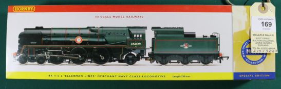 Hornby Railways BR OO tender locomotive. A Merchant Navy Class 4-6-2, Ellerman Lines (R2294),