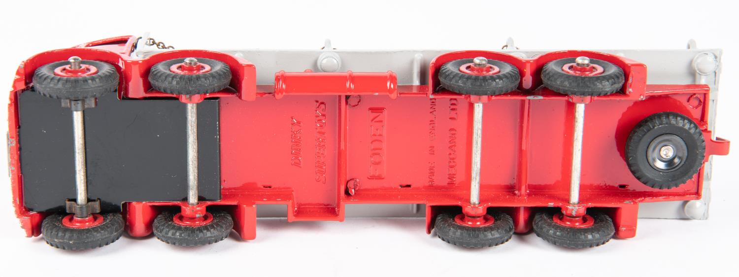 Dinky Toys Foden Flat Truck with Chains (905). Red cab and chassis, grey body, red wheels. Boxed, - Image 3 of 3