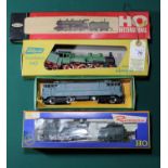 A quantity of HO gauge railway. Including Hornby ACHO. An SNCF Bo-Bo electric locomotive