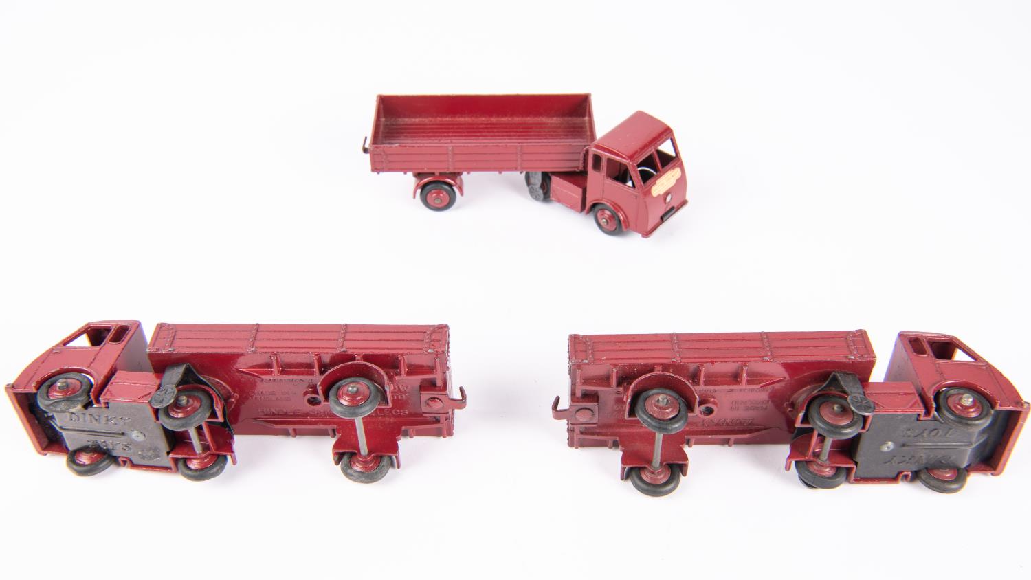 Dinky Toys Trade Box of 3 Electric Articulated Lorry (Hindle-Smart Helecs) (30w). In maroon with - Image 2 of 2