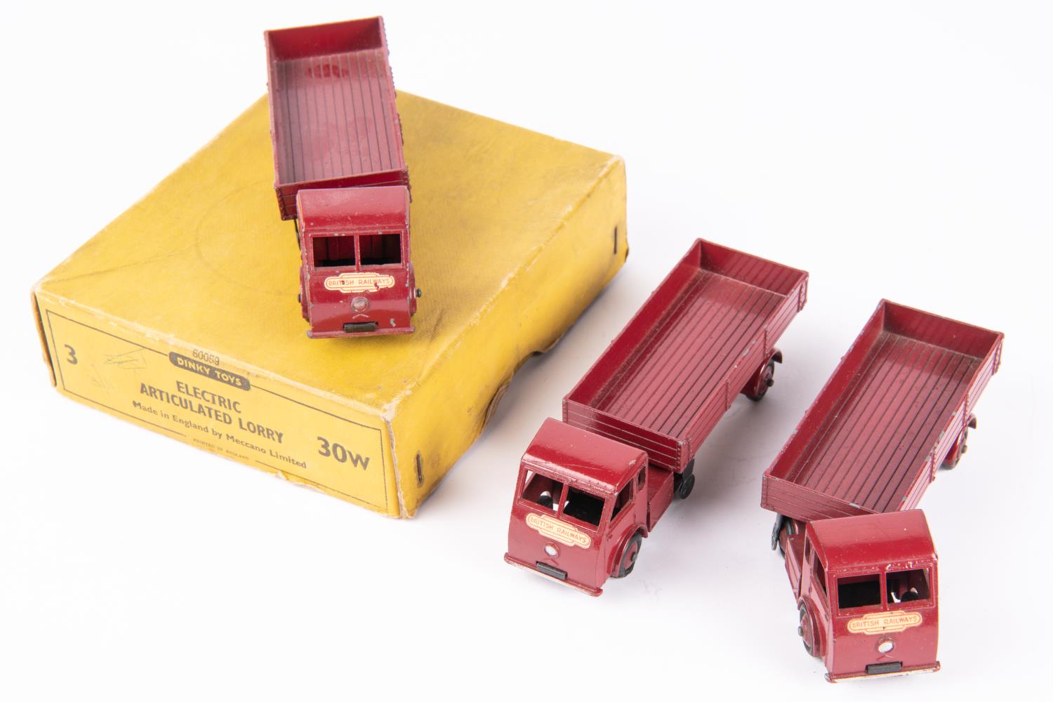 Dinky Toys Trade Box of 3 Electric Articulated Lorry (Hindle-Smart Helecs) (30w). In maroon with
