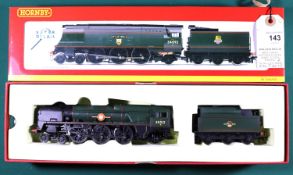 2 Hornby Railways OO gauge locomotives. A BR rebuilt Merchant Navy Class 4-6-2 tender locomotive,