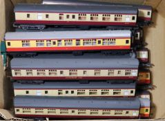 18x OO gauge railway BR Midland Region, etc coaches by Hornby and Lima. Including; Composite