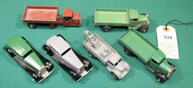 6x Dinky Toys. Daimler in green with 4th type base. Humber Vogue in grey with 5th type base.