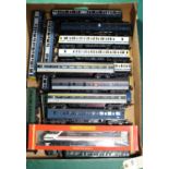 18x OO gauge railway items by Hornby, Lima, etc. Including; An Intercity locomotive, The Red Arrows,