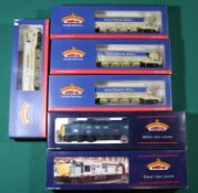 Bachmann OO Railway. 2x diesel locomotives- BR Class 55 Deltic, Nimbus RN55020 in BR blue livery.