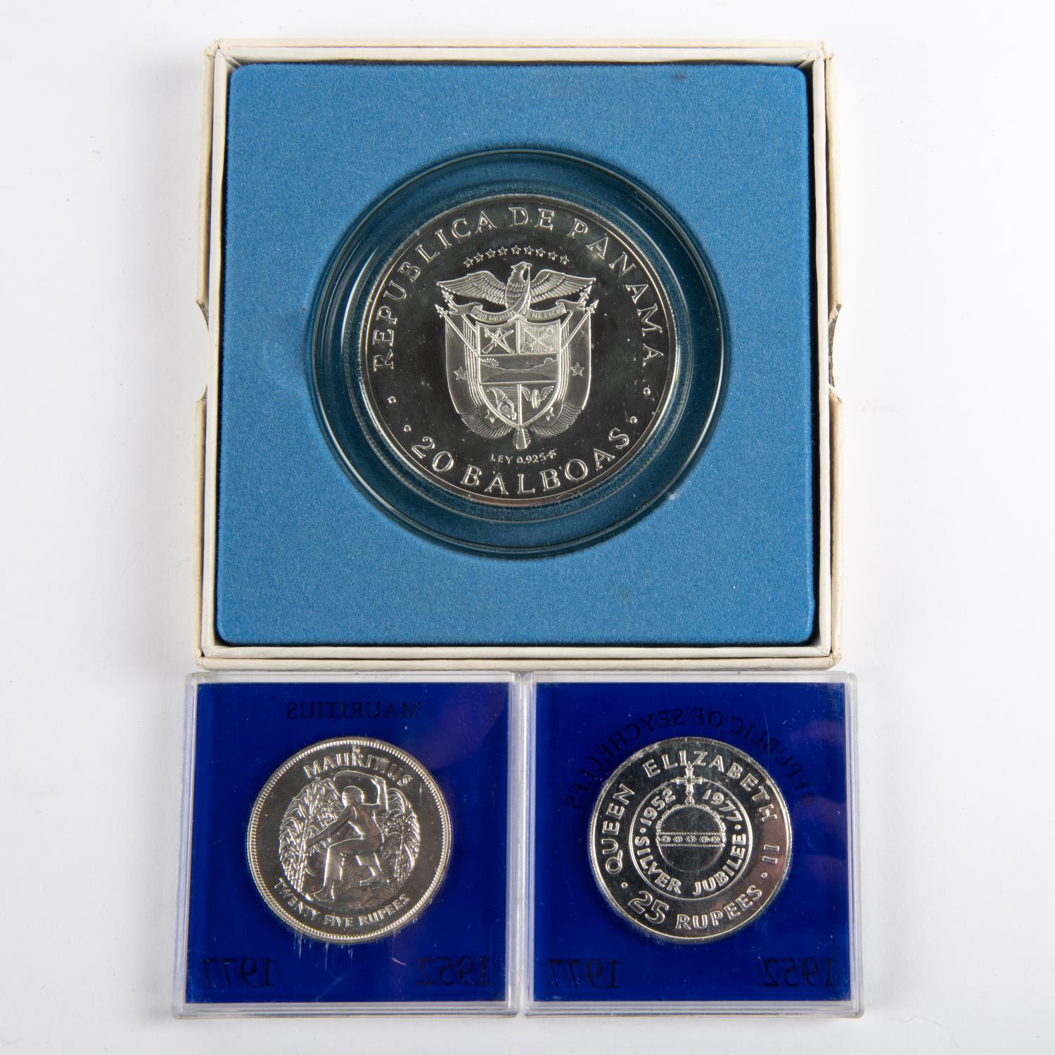 Republic of Panama AR 20 Balboas 1974 Proof coin, Unc in original box. Seychelles AR 25 Rupees for - Image 2 of 3