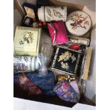 Box of trinket boxes etc.