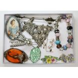 Assorted vintage costume jewellery including brooches, pendants, a Pandora charm bracelet etc.