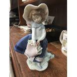 Small Lladro figure of a girl