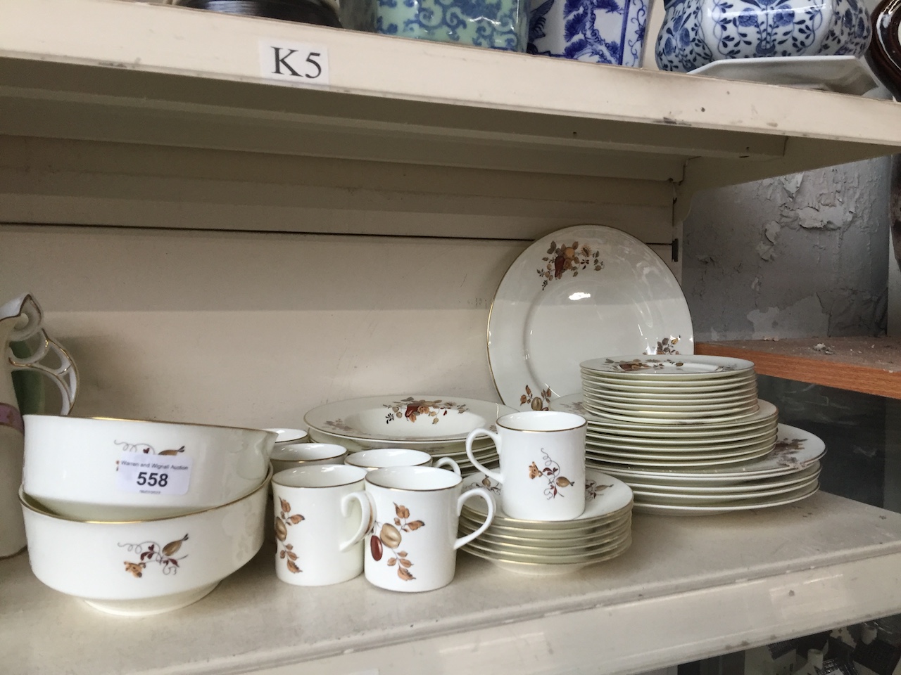 A royal worcester tea and dinner service