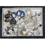 A tray of assorted jewellery comprising items marked '925', hallmarked silver etc.