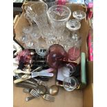 Box of mainly glassware