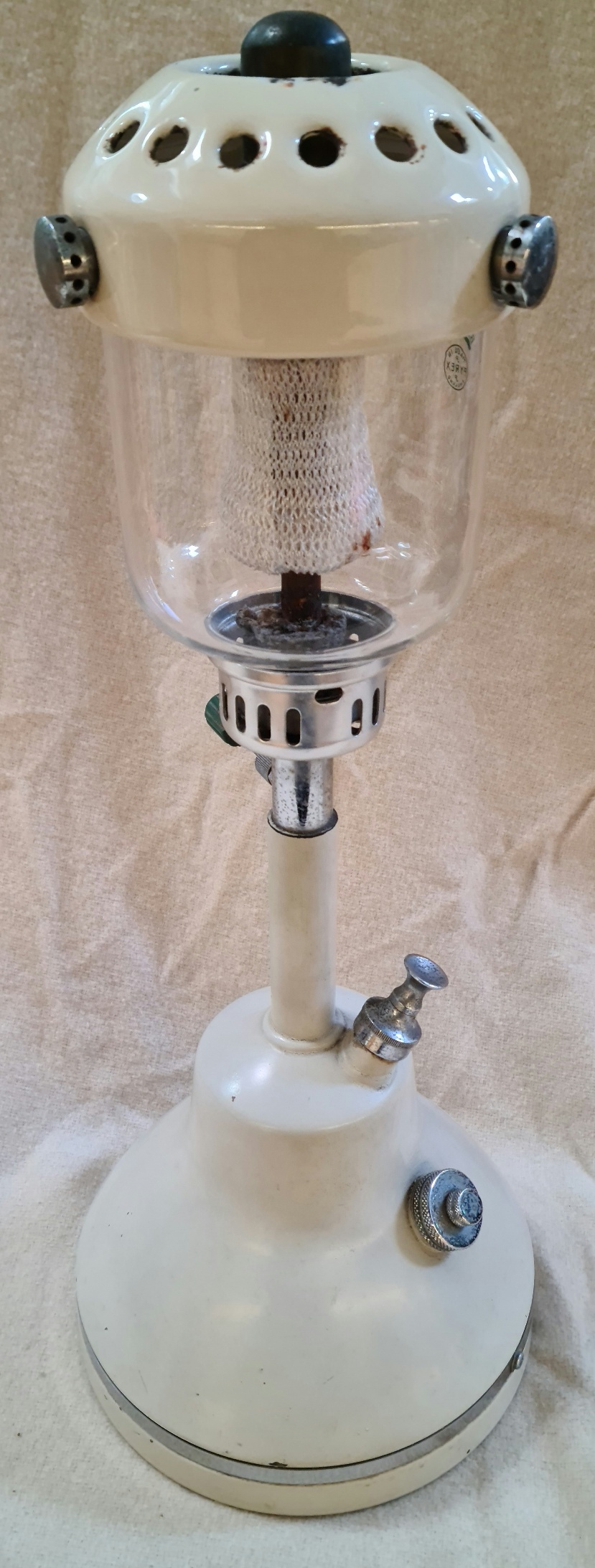 A 1950s/1960s vintage Bialaddin pressure lamp, model T10.