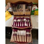 A Viners "The King Richard" canteen of cutlery with drawer.