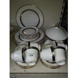 Royal Doulton Harlow tea and dinner wares for 8 people - 35 pieces