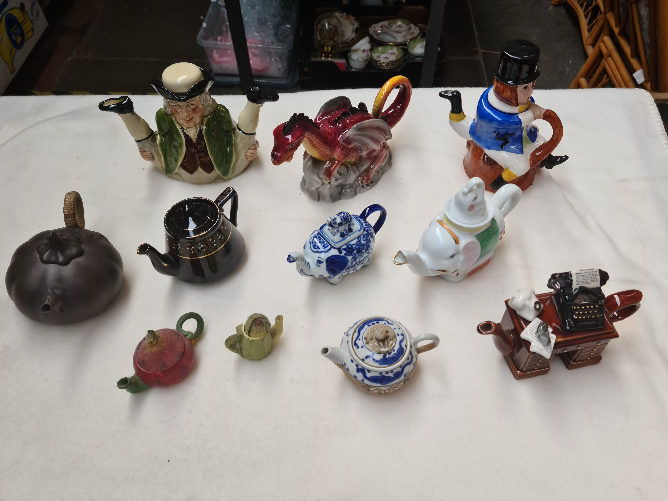 2 boxes of novelty teapots. - Image 5 of 7