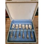 A cased set of 6 silver spoons, hallmarked for 1924, Sheffield, Cooper Brothers & Sons Ltd, gross