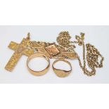 Assorted hallmarked 9ct gold comprising a cross pendant, a brooch and two rings, together with a