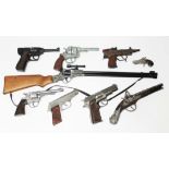 A selection of vintage cap guns to include Gonher, etc.