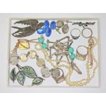 Assorted jewellery including a pair of enamel cufflinks marked 'Silver', a single strand of cultured