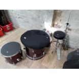 Sonor Global Beat GSH 184 Junior drum set in wine red colour.
