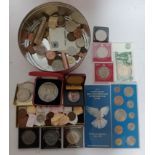 Selection of coins to include commemorative, 50p, various world coins, etc.
