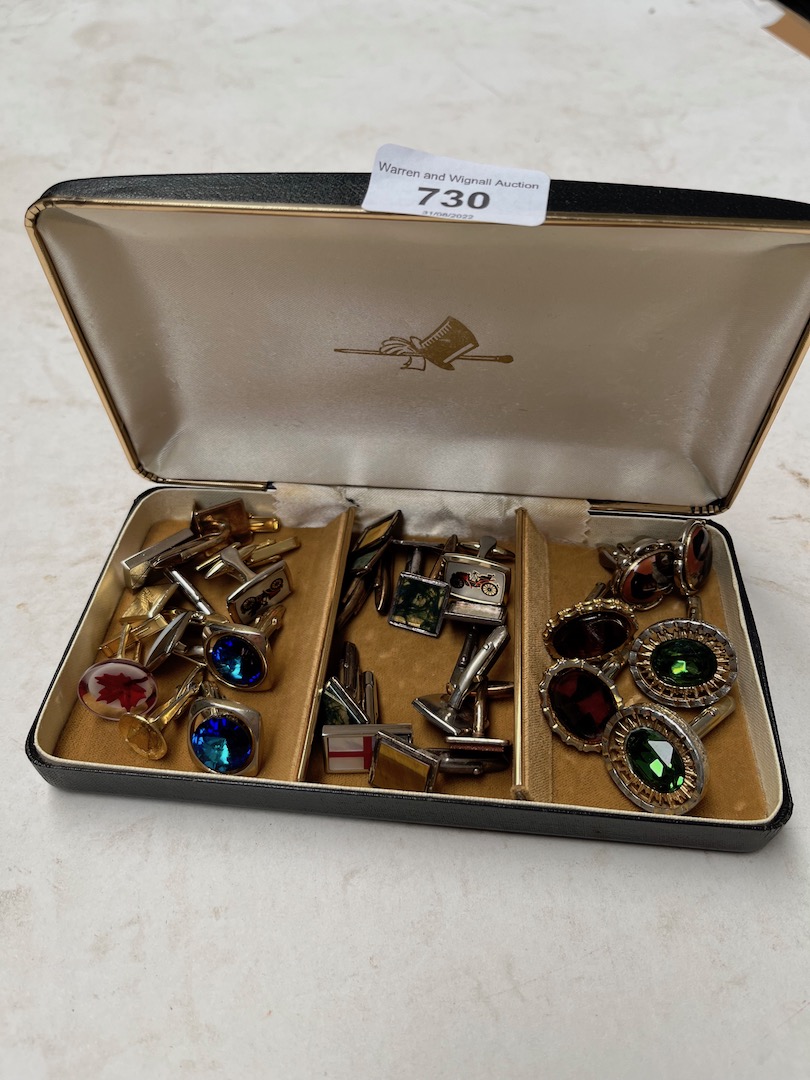 Case of cuff links