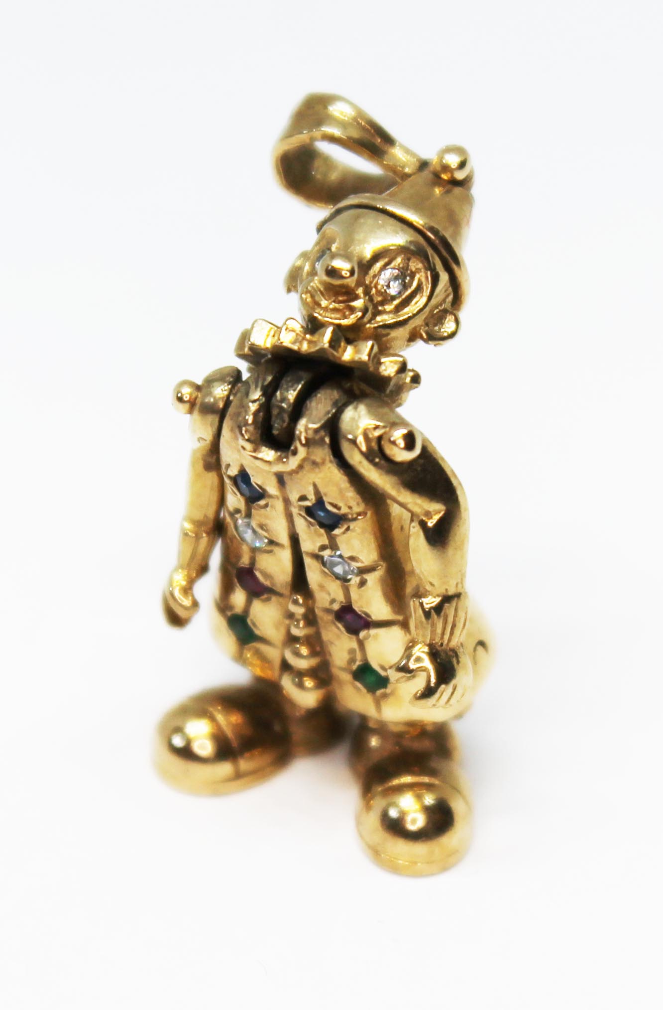 A hallmarked 9ct gold novelty clown pendant, length 42mm, gross wt. 6.8g.