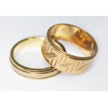 Two hallmarked 9ct gold wedding bands, wt. 7g, size K/L.