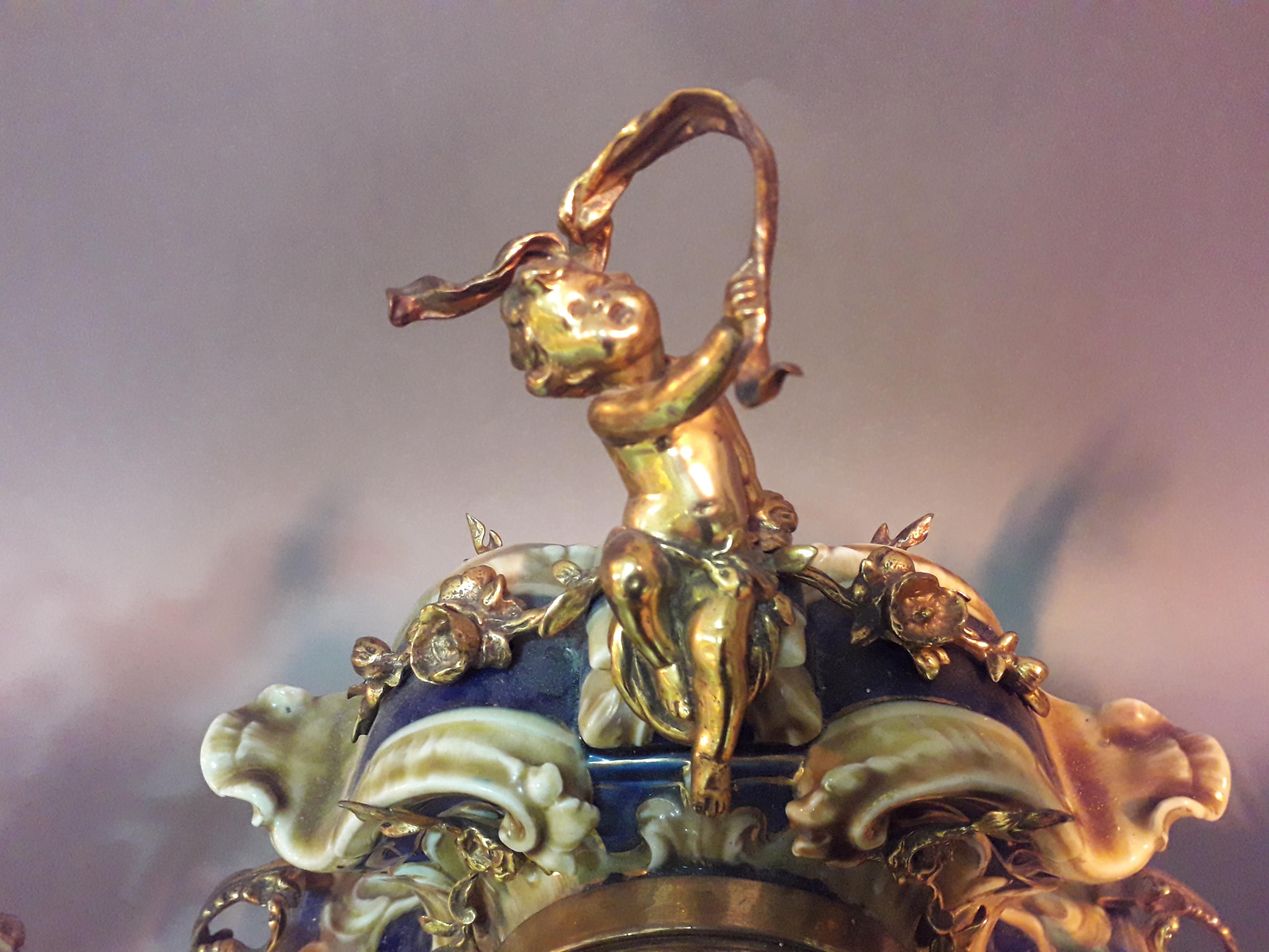 A French late 19th century ormolu mounted clock garniture, urn height 32cm. - Image 4 of 8
