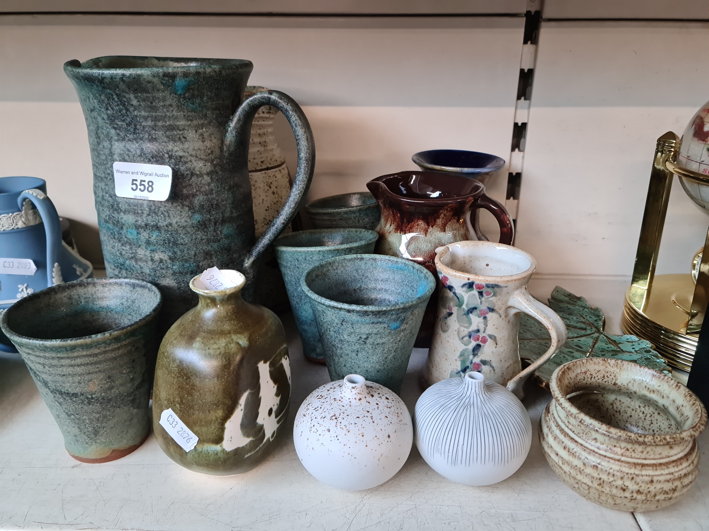 Studio pottery including 2 bulb vases by Lindform, Sweden (14 pieces)