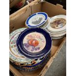 A collection of various collector's plates including Coalport, Royal Worcester, Royal Albert etc, 21