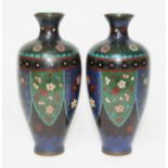A pair of Japanese cloisonne vases, Meiji period, height 18.5cm