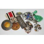 A mixed lot of mainly jewellery including a Ninian cross pendant, silver and white metal, costume