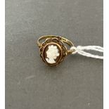 A 9ct yellow gold shell cameo ring.