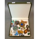 A box of Art Deco jewellery including Czechoslovakian glass etc.